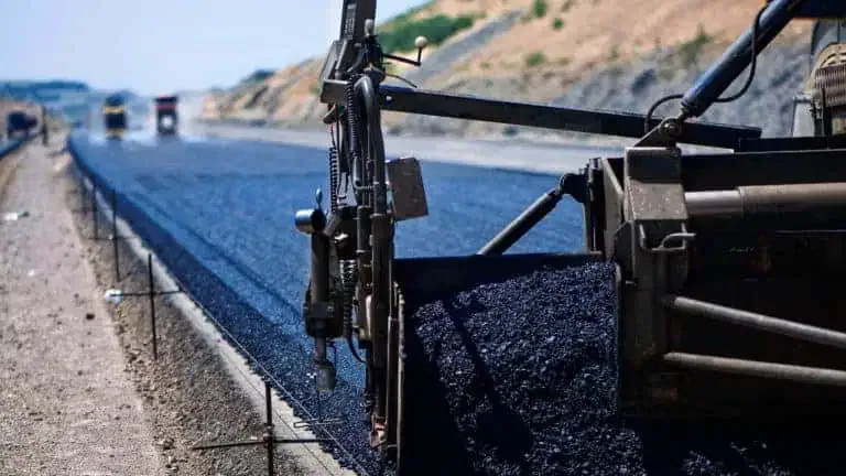 highway and parkinglot asphalt paving services